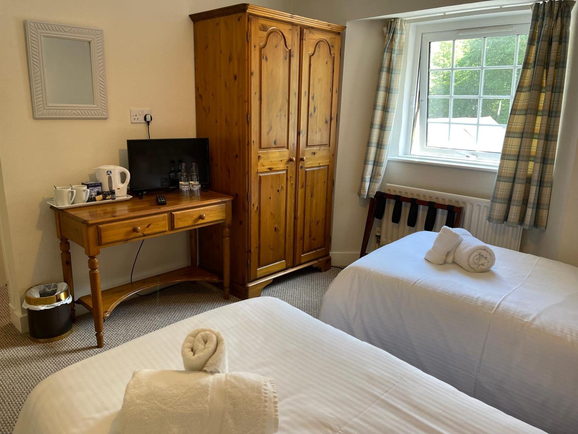 The Strontian Hotel Bagian luar foto