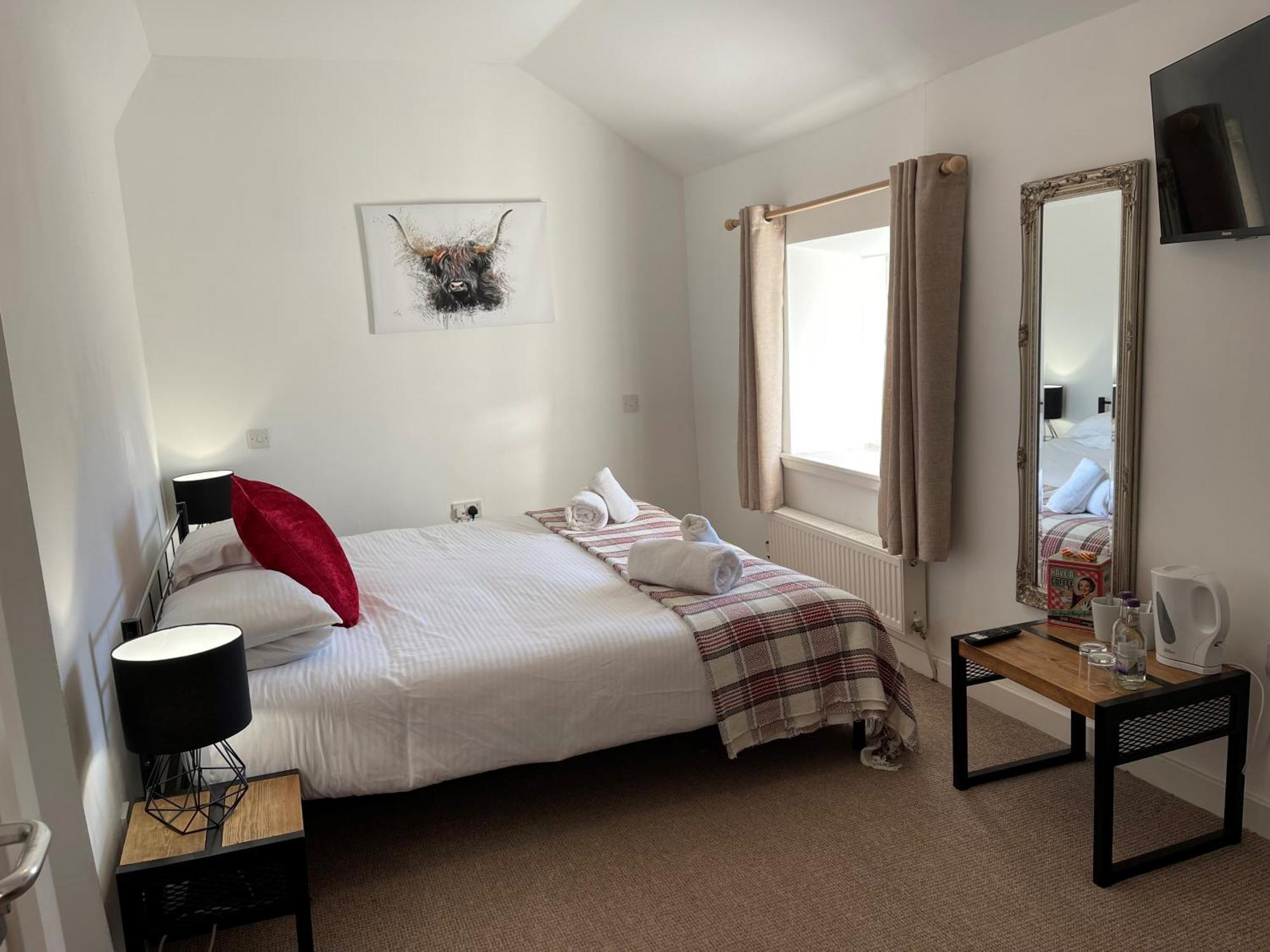 The Strontian Hotel Bagian luar foto
