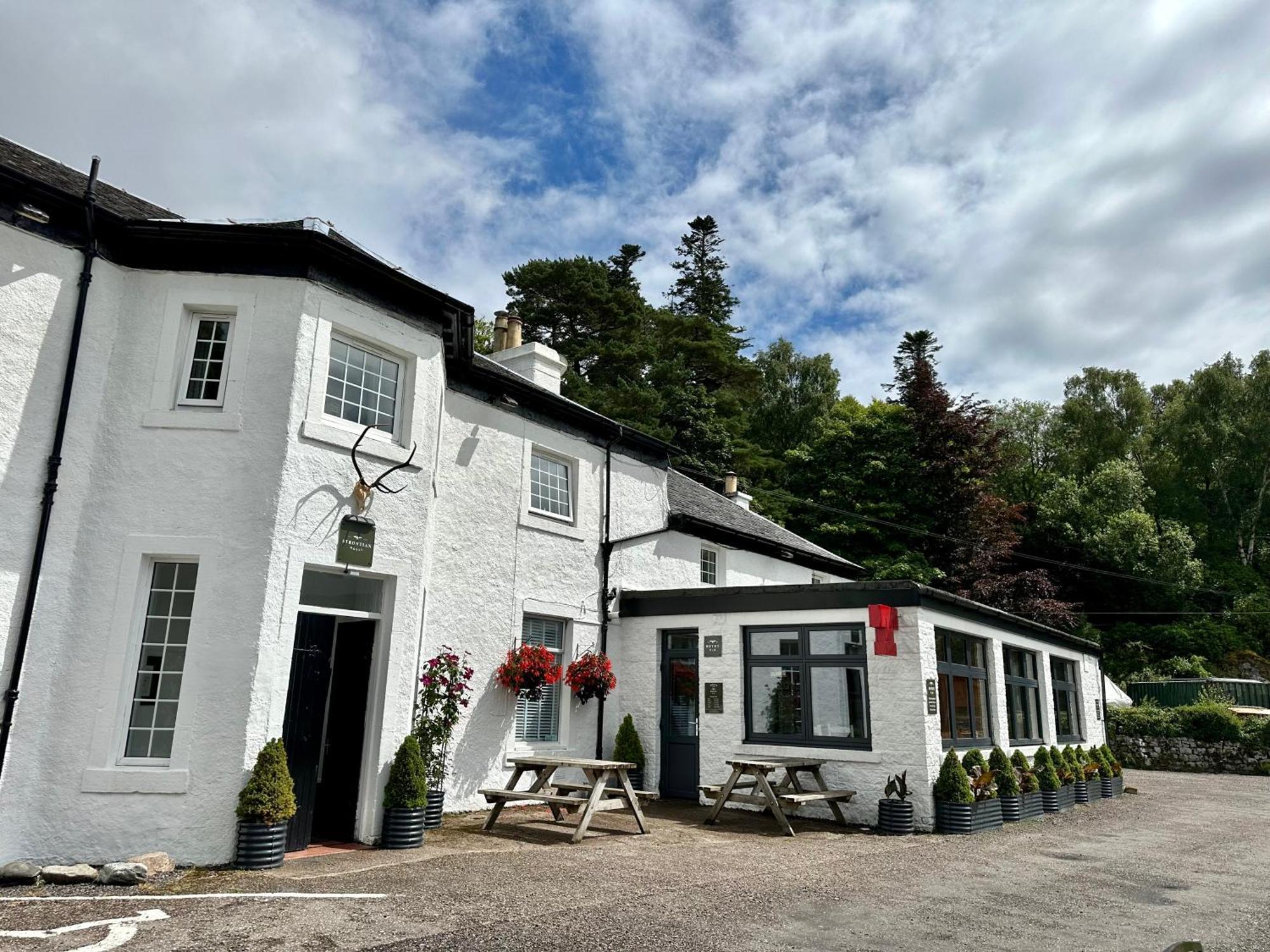The Strontian Hotel Bagian luar foto